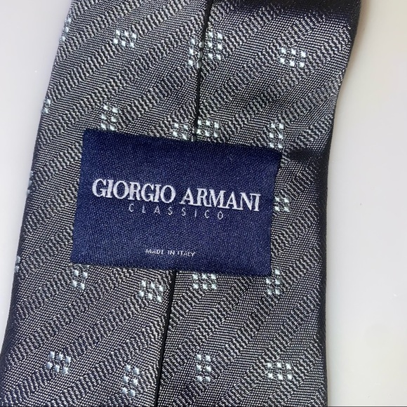 Giorgio Armani Silk Tie - Picture 4 of 7